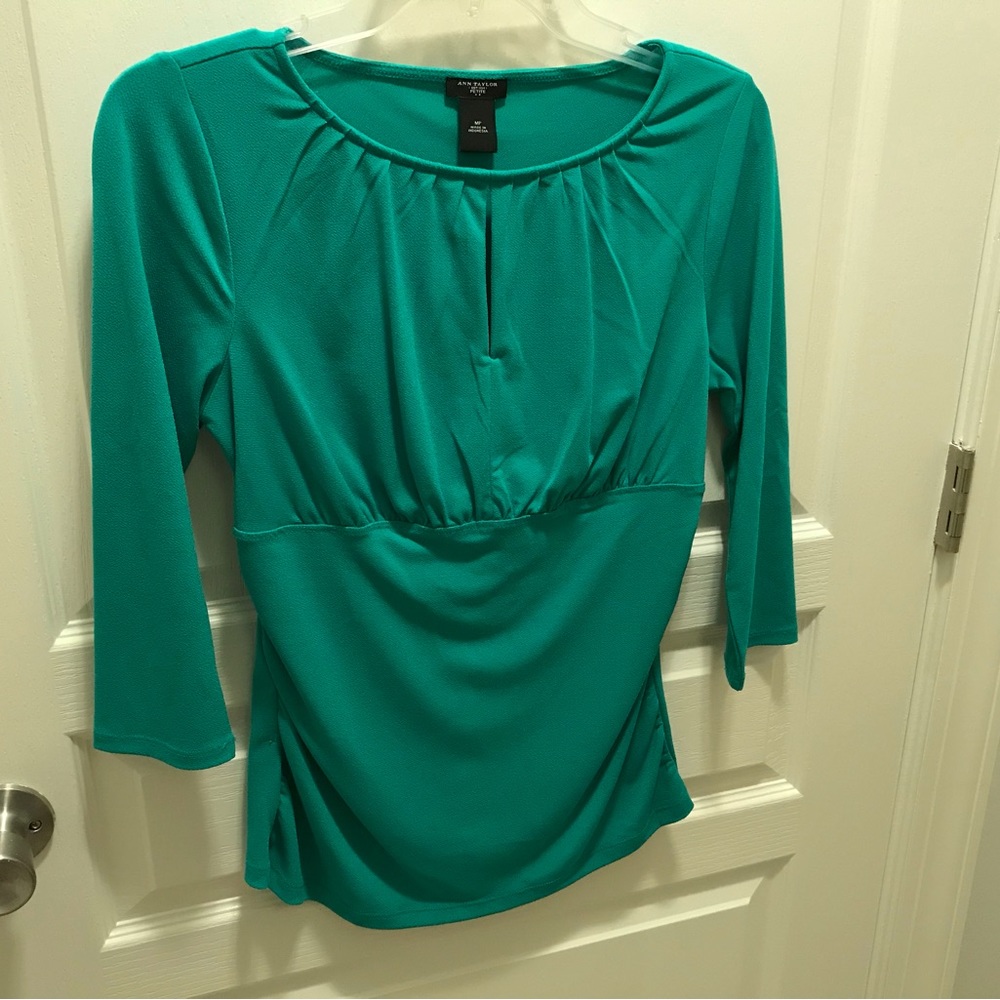 Ann Taylor 3/4 Sleeve Top. Size Medium Petite. Like New.